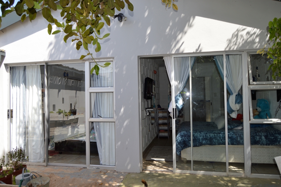 4 Bedroom Property for Sale in Britannia Bay Western Cape